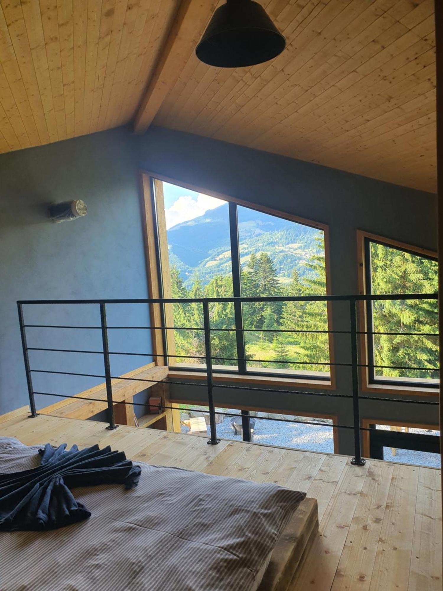 La Hambare Villa Colibita Luaran gambar